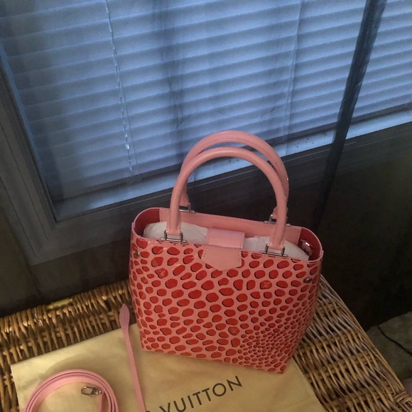 Limited Edition Louis Vuitton - Picture 8 of 9